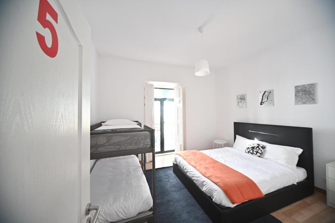 7 Requinte Hostel Лиссабон Экстерьер фото
