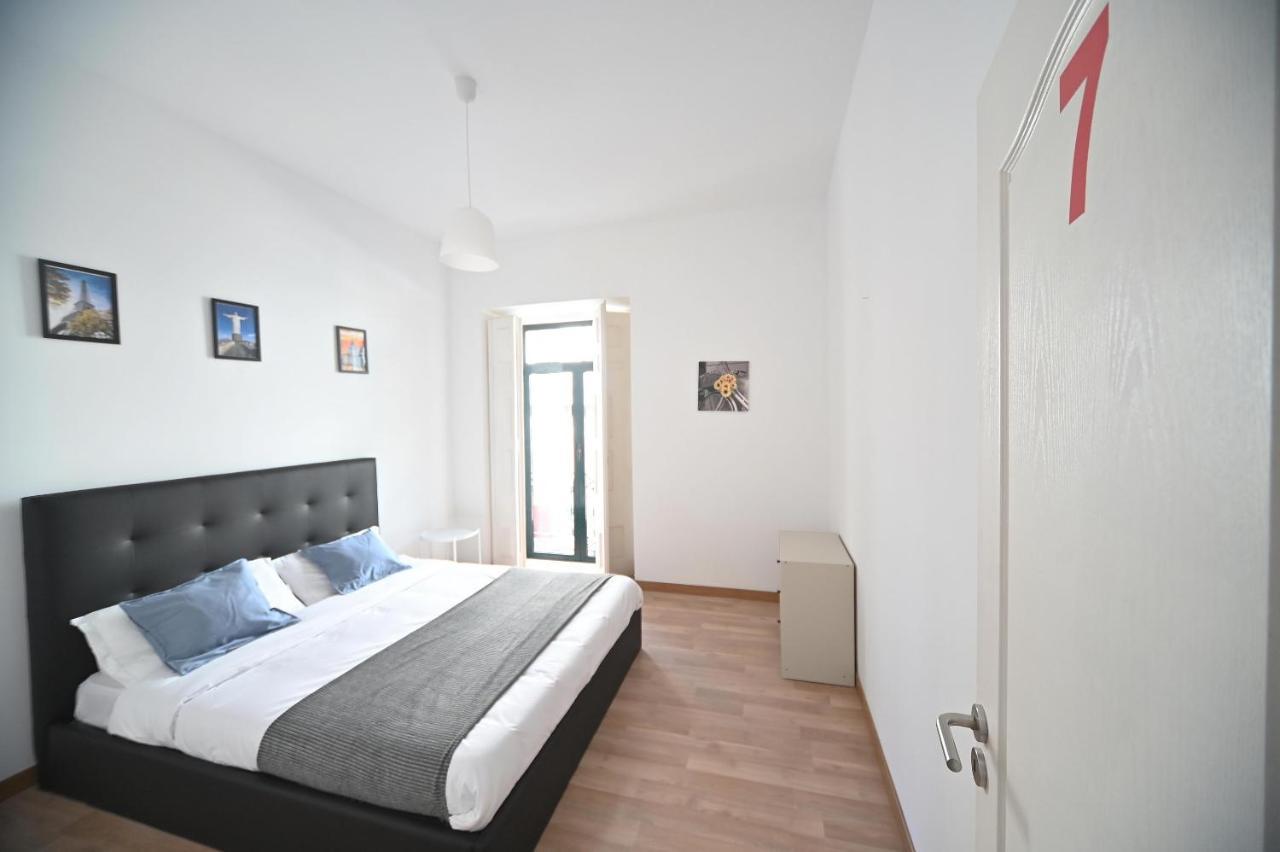 7 Requinte Hostel Лиссабон Экстерьер фото