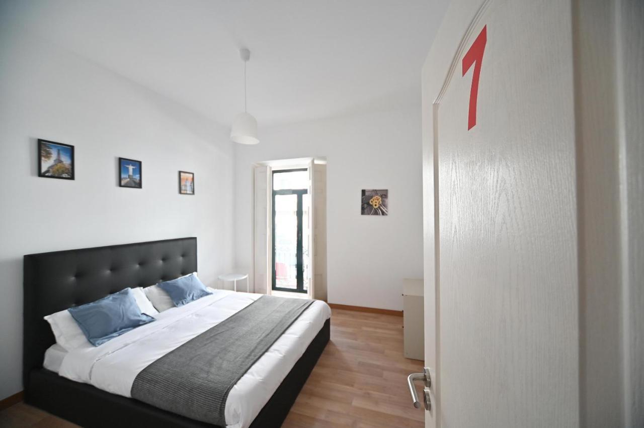 7 Requinte Hostel Лиссабон Экстерьер фото